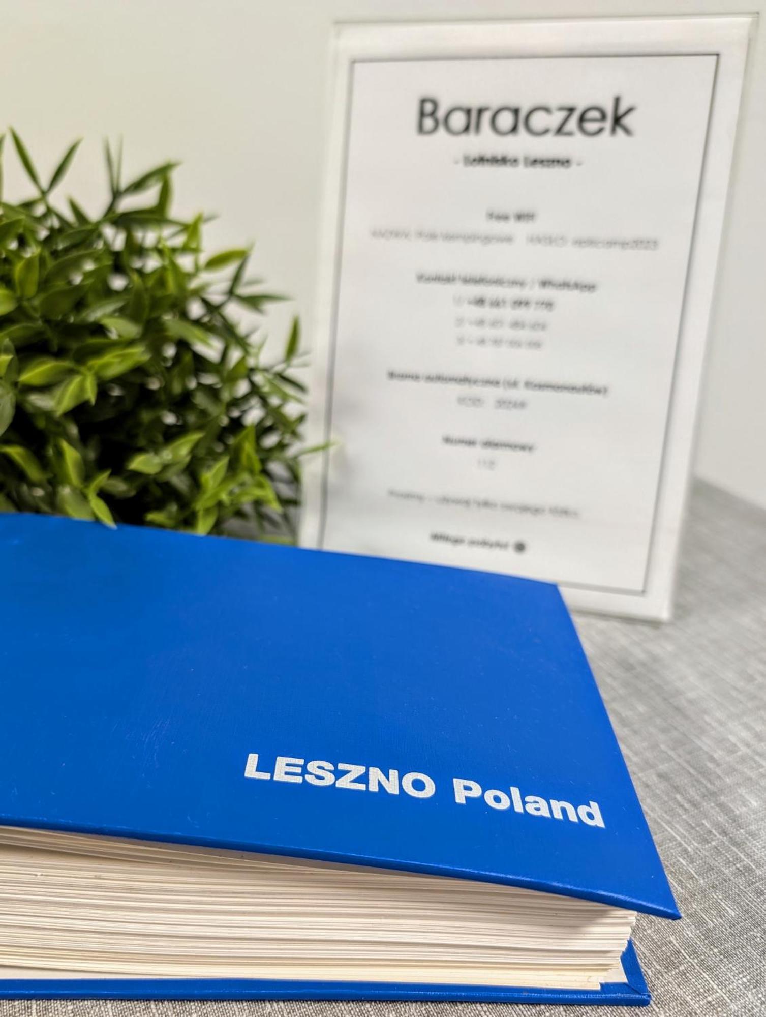 بيت شباب Baraczek Lotnisko Leszno ليشنو المظهر الخارجي الصورة
